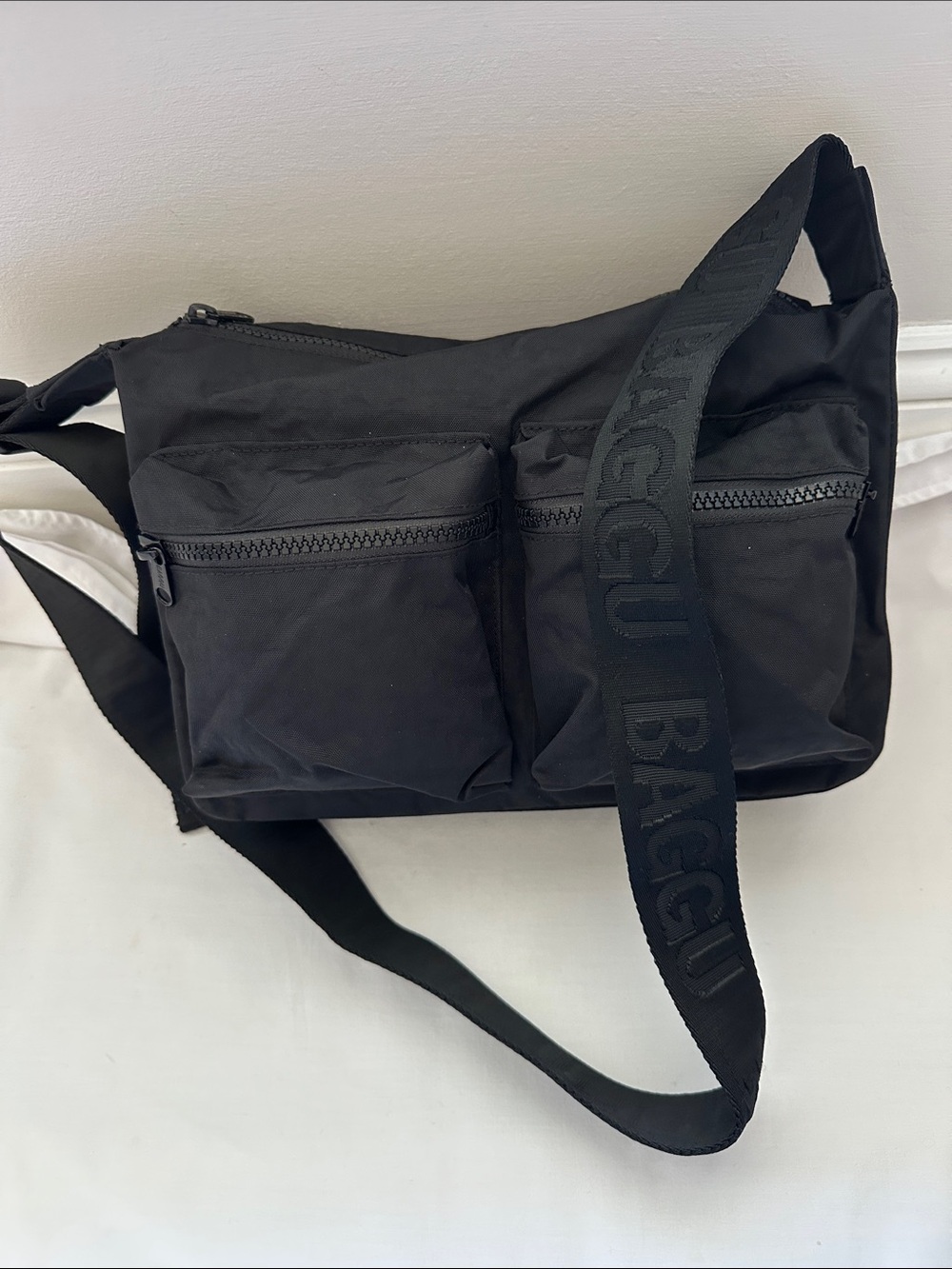 BAGGU Black Medium Crossbody Bag with Logo Strap Minimalist DesignNew with Tags!